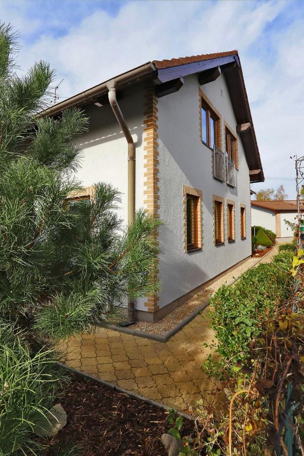 Eltako Penzion Karlsbad Buitenkant foto