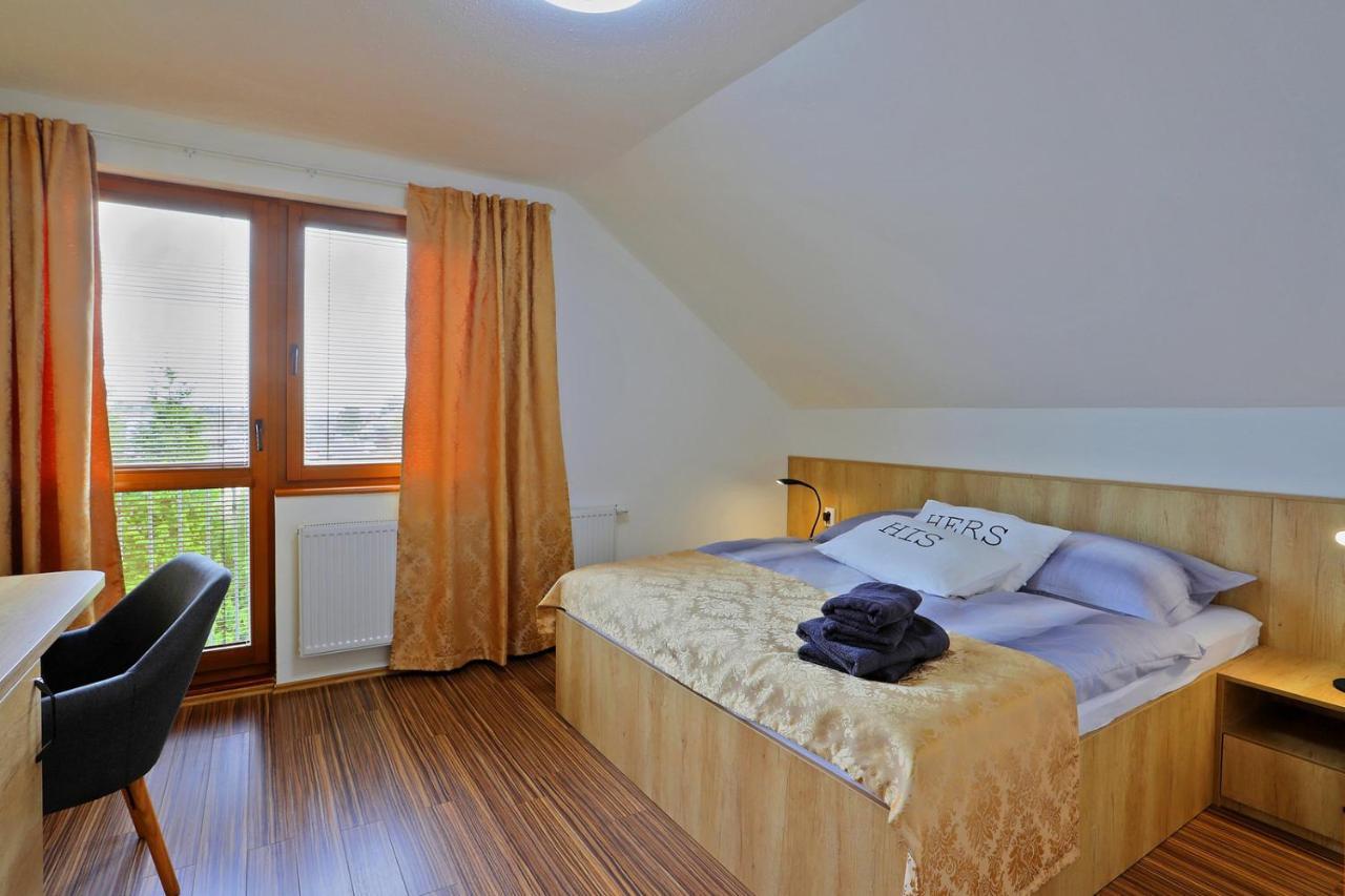 Eltako Penzion Karlsbad Buitenkant foto