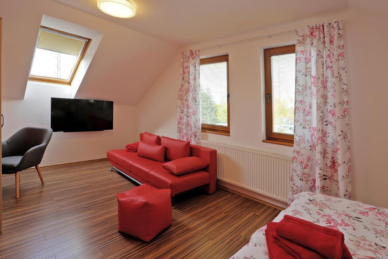 Eltako Penzion Karlsbad Buitenkant foto
