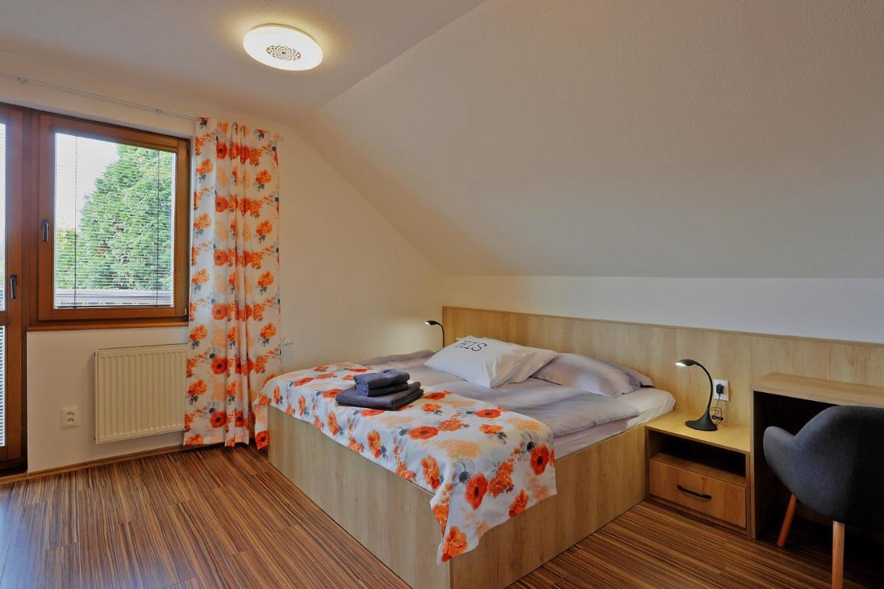 Eltako Penzion Karlsbad Buitenkant foto