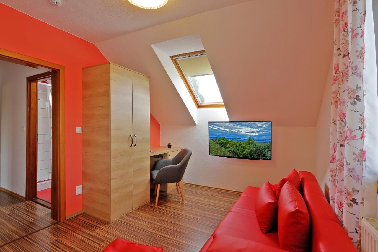 Eltako Penzion Karlsbad Buitenkant foto