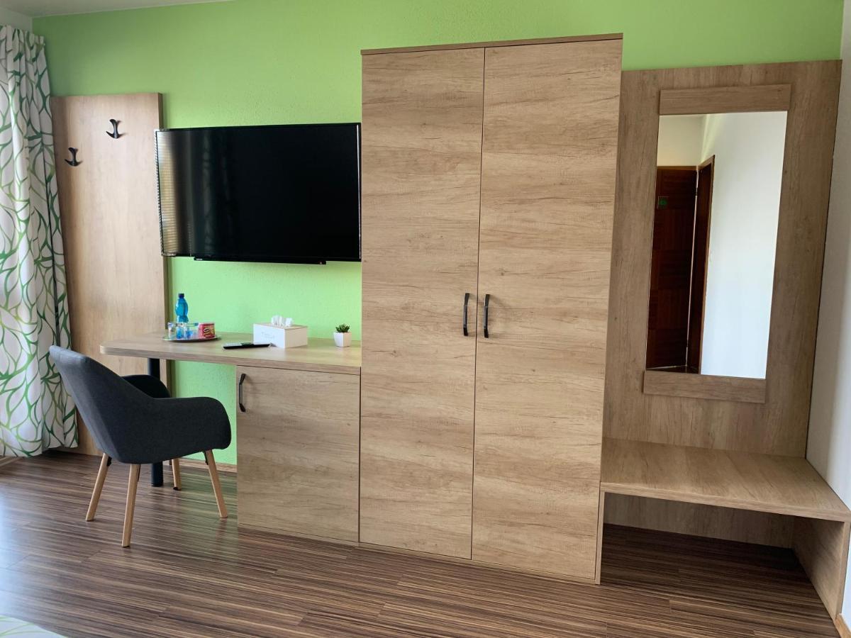Eltako Penzion Karlsbad Buitenkant foto
