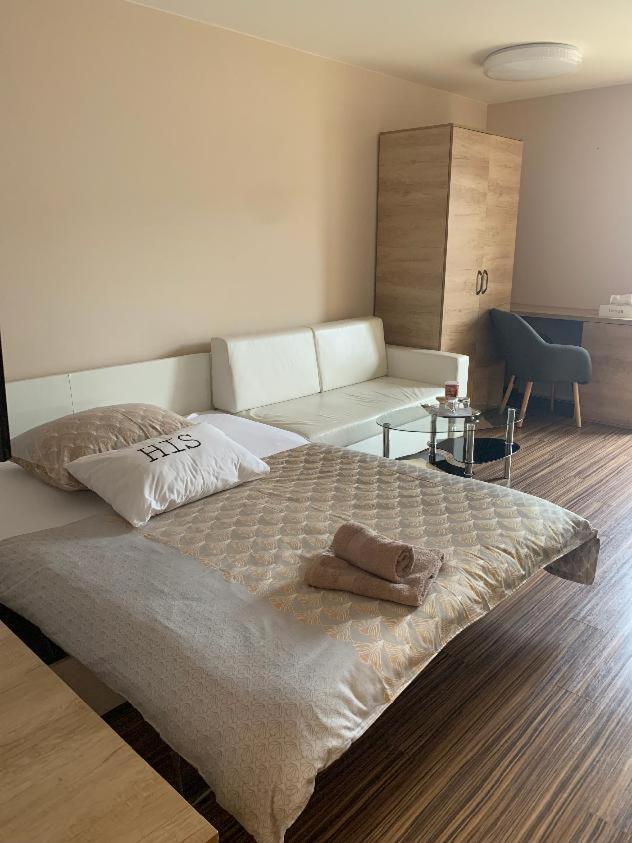 Eltako Penzion Karlsbad Buitenkant foto